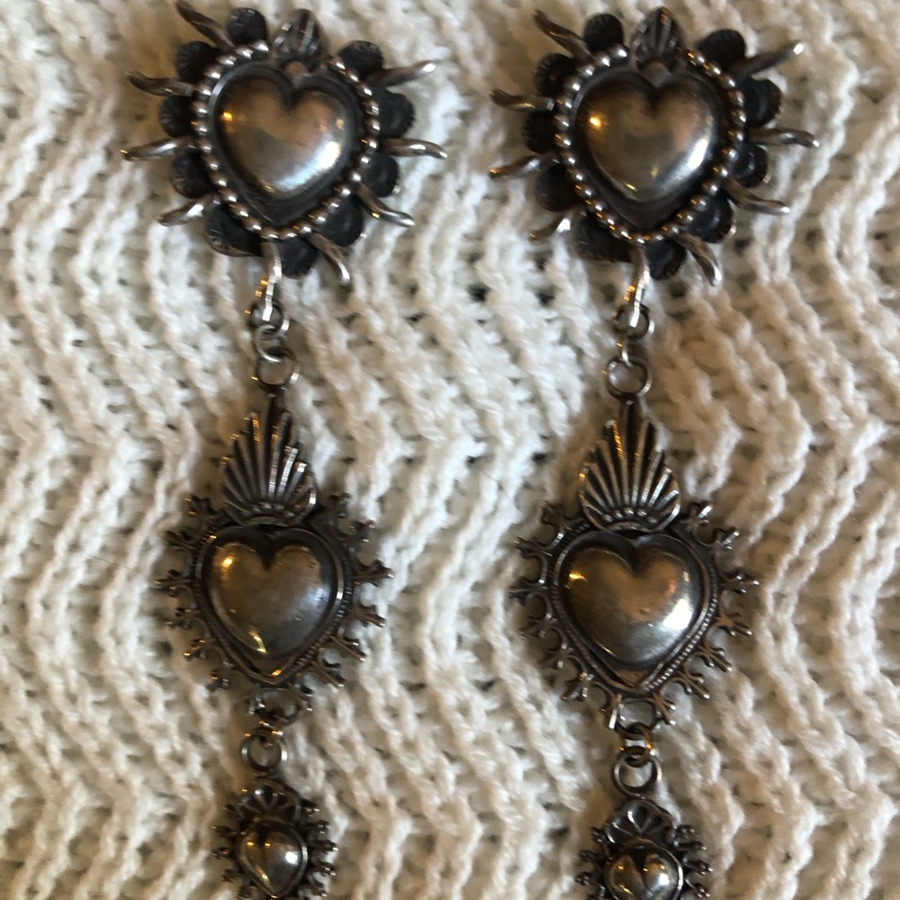 ARTISAN-RARE-GREGORY SEGURA-Sterling Silver Sacred Triple Heart Drop Earrings
